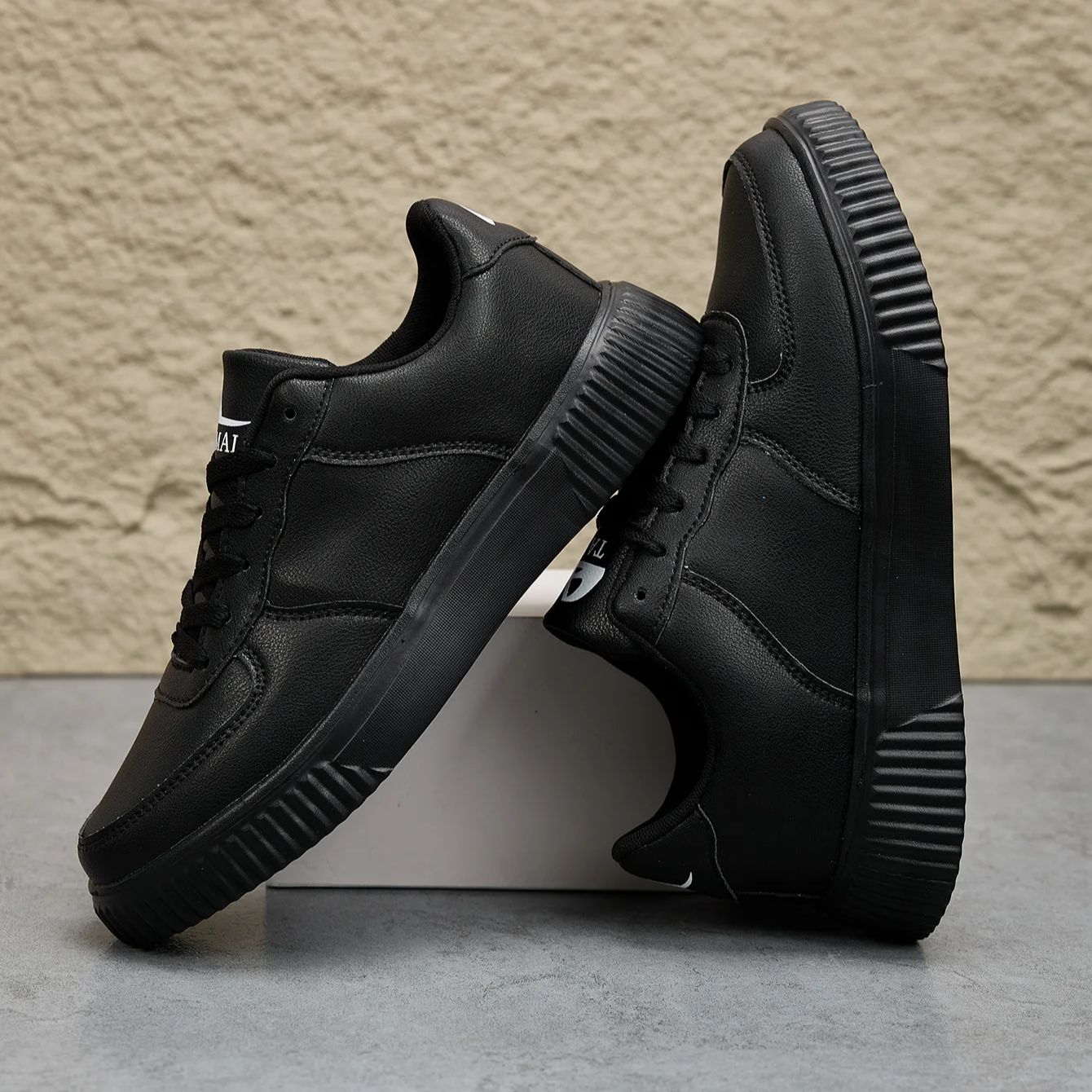 Men Outdoor Leather Shoes Flat - đánh giá và giá Men'S Shoes Black And White